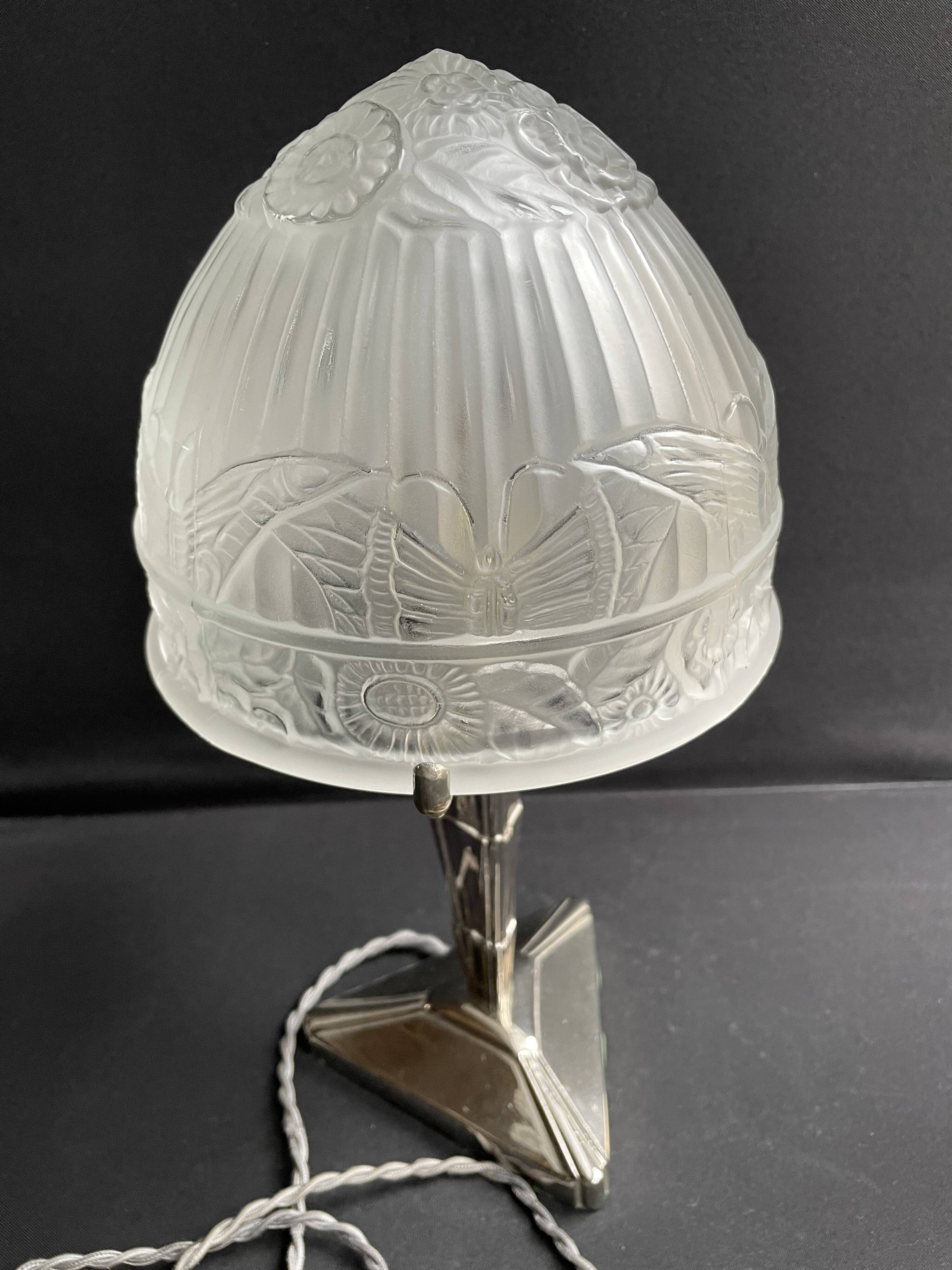 Art Deco table lamp – Chromed metal and molded pressed glass – Attributed to Création Tief