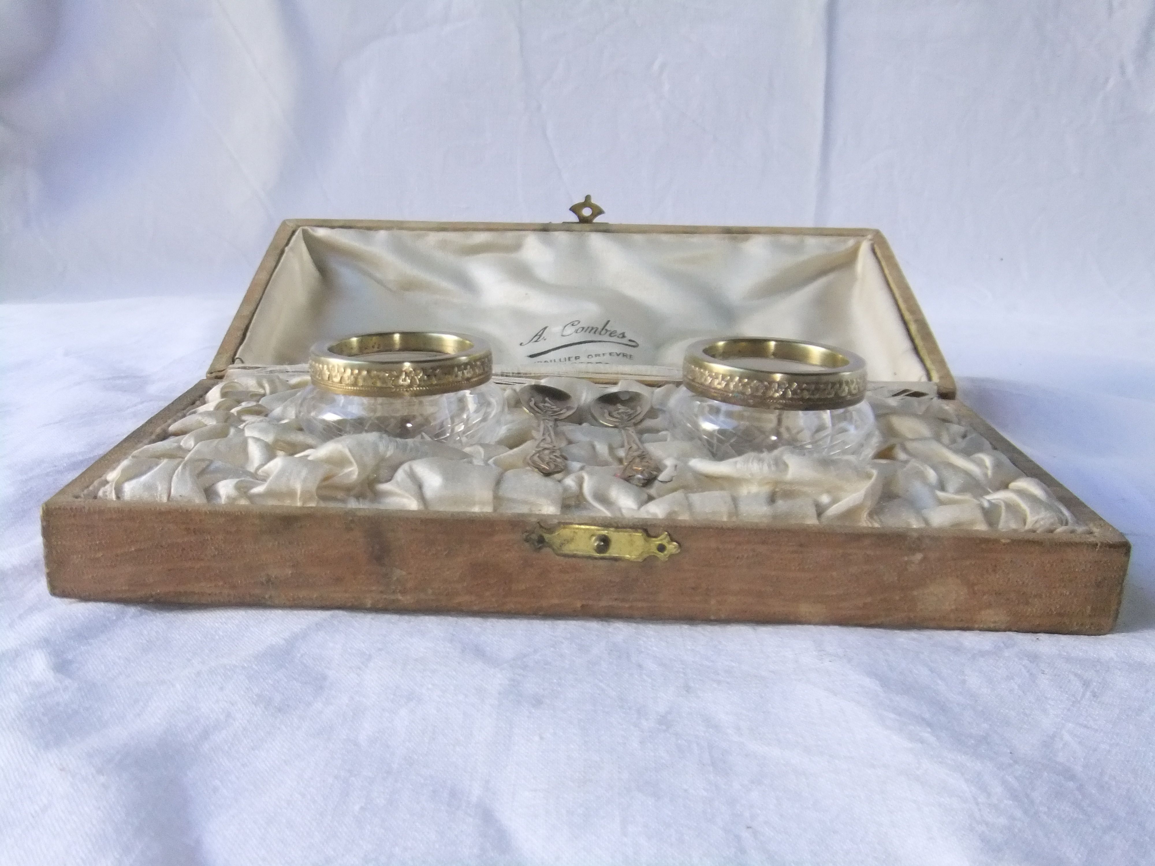 Saleron box jeweler A. Combes pepper salt salt maker Crystal cut service