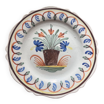 Assiette en faïence de Quimper