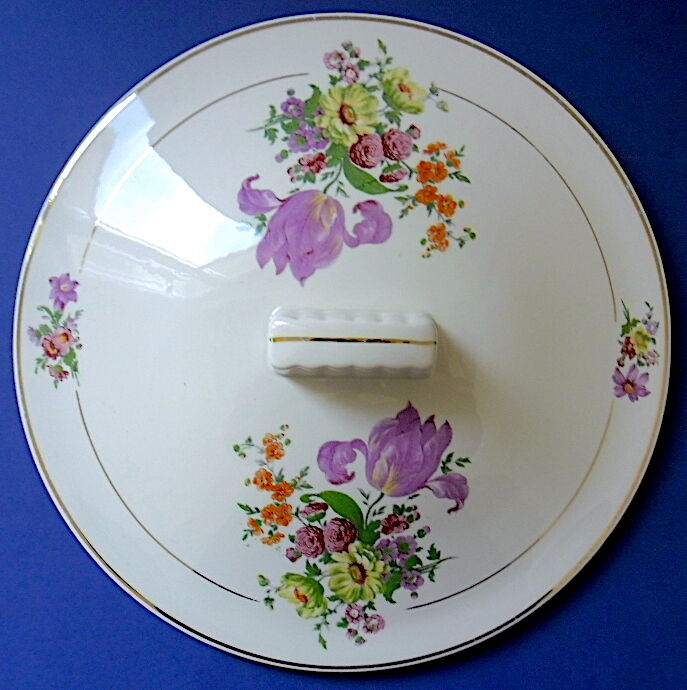 Soupière en semi-porcelaine d'Orchies à décor floral