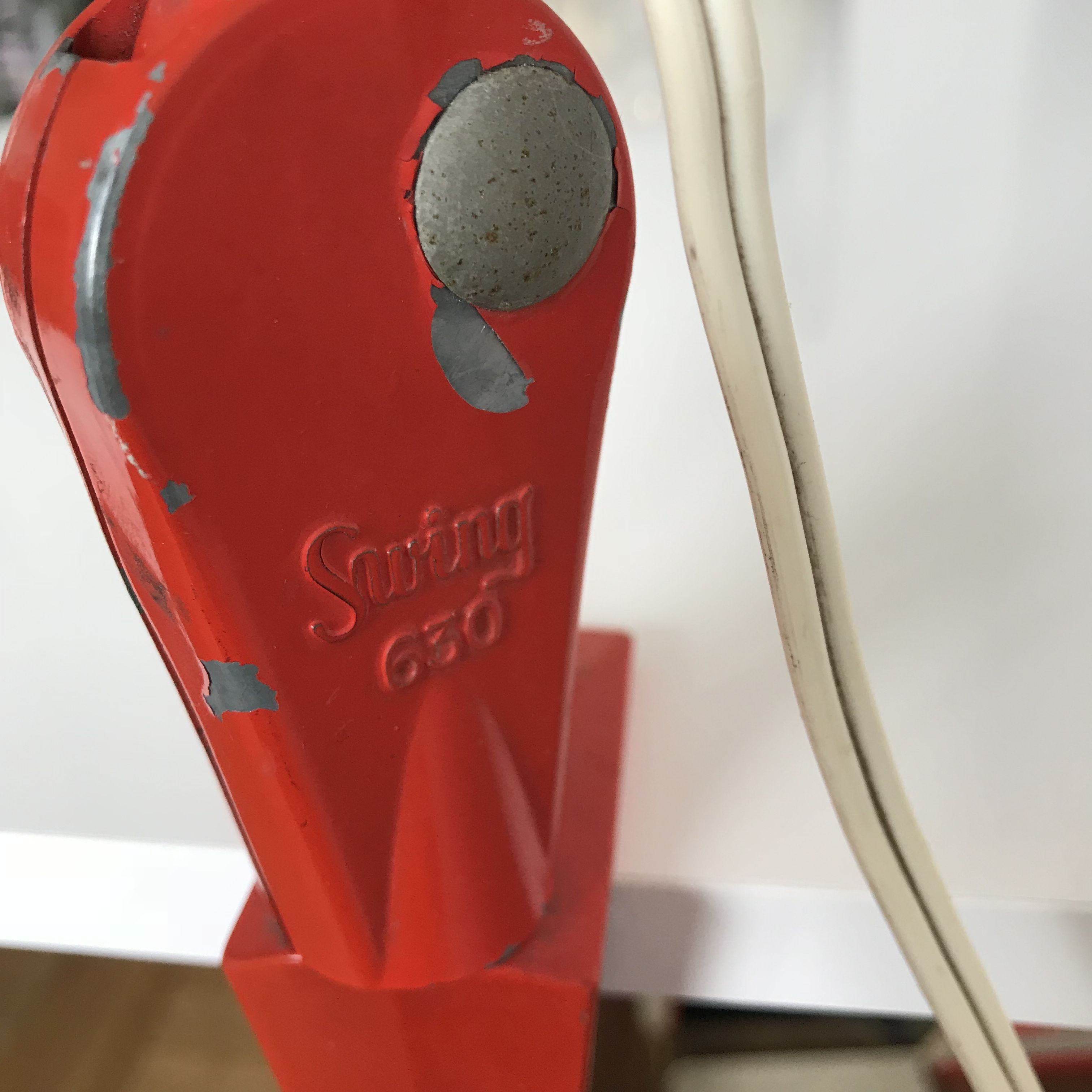 Lampe articulée type architecte rouge vermillon Swing