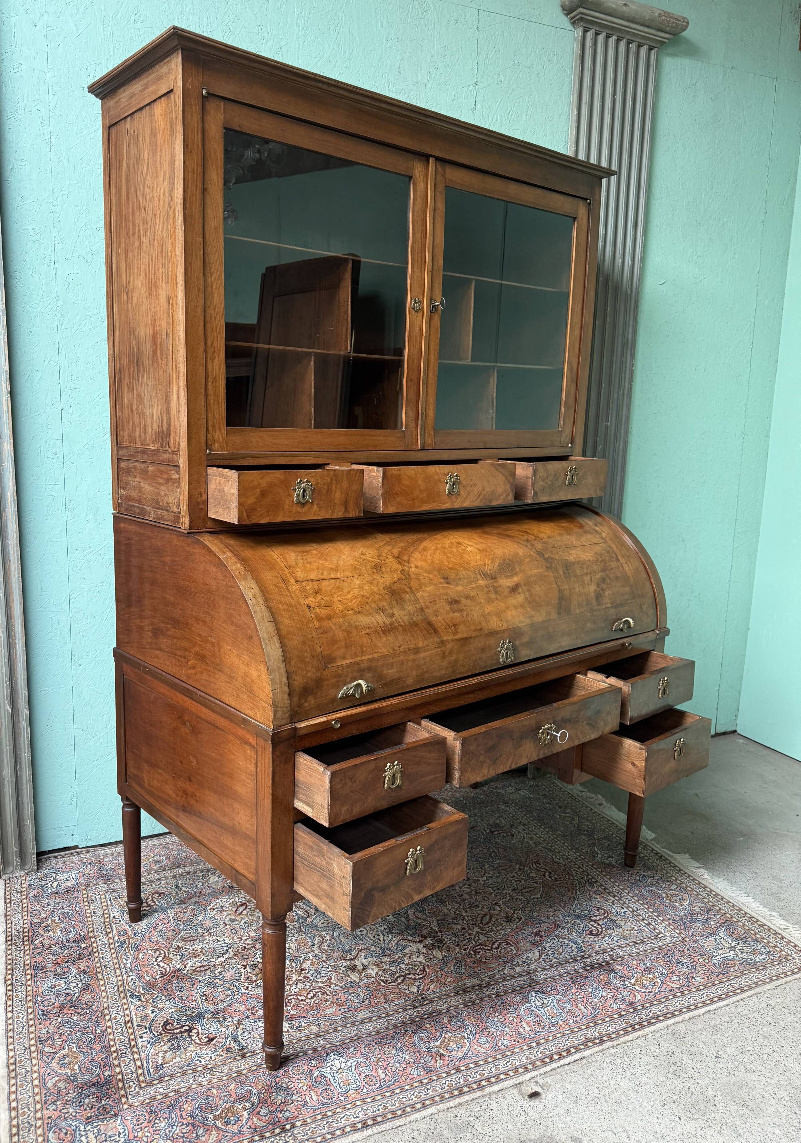 Cylinder desk in mahogany from the Directoire period.