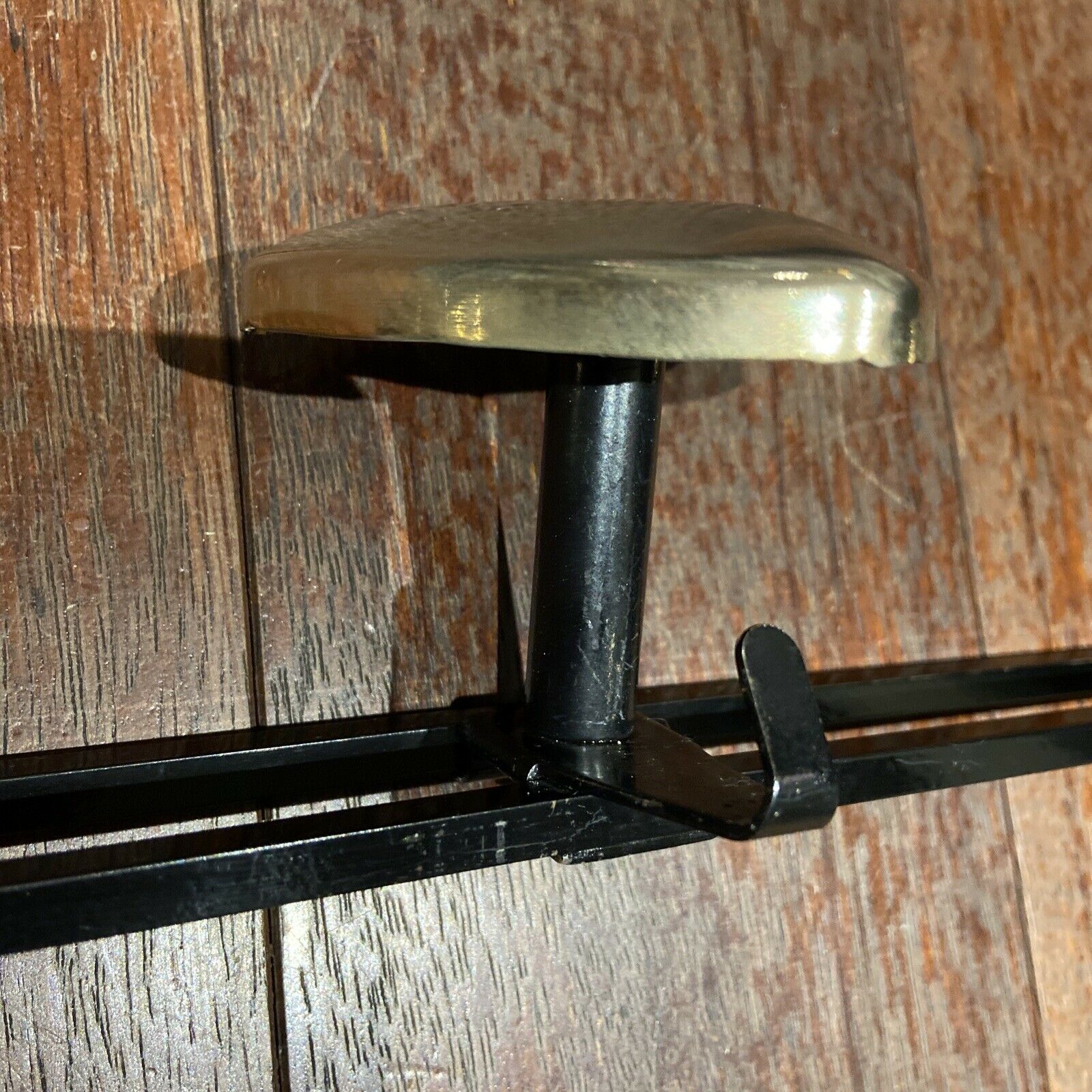 Iron wall coat rack with 4 golden triangle hooks vintage decoration