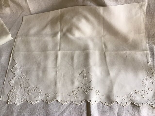 Baby sheet marked "A" 81x120cm