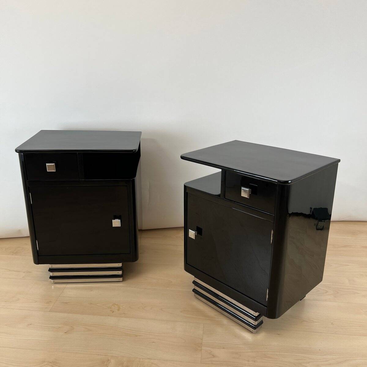 Art Deco Bedside Cabinets in Black Lacquer & Chrome, France, 1930, Set of 2