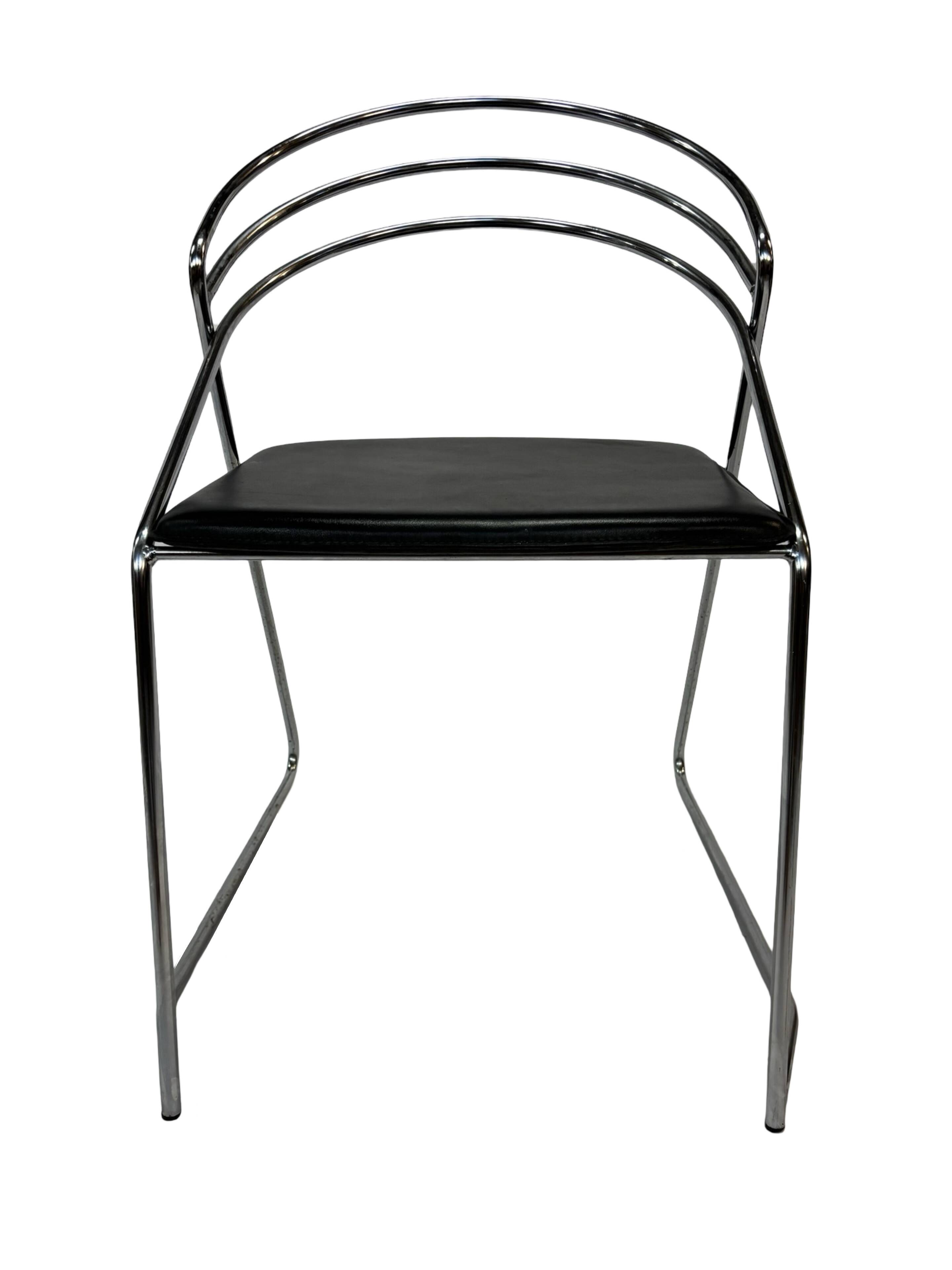 4 chaises minimalistes en fil d'acier chromé, années 80