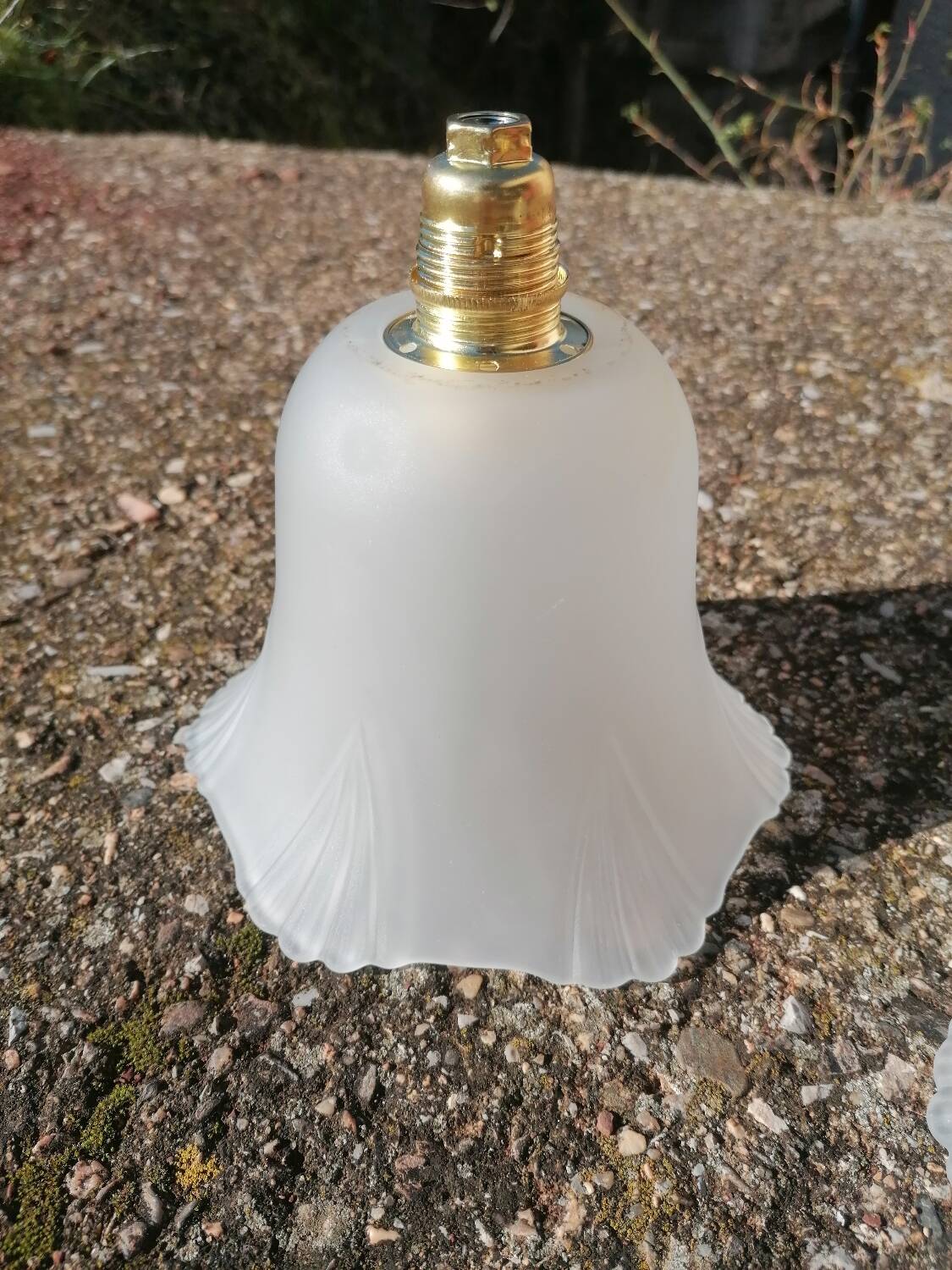 Lot de 2 baladeuses suspensions vintage en verre blanc