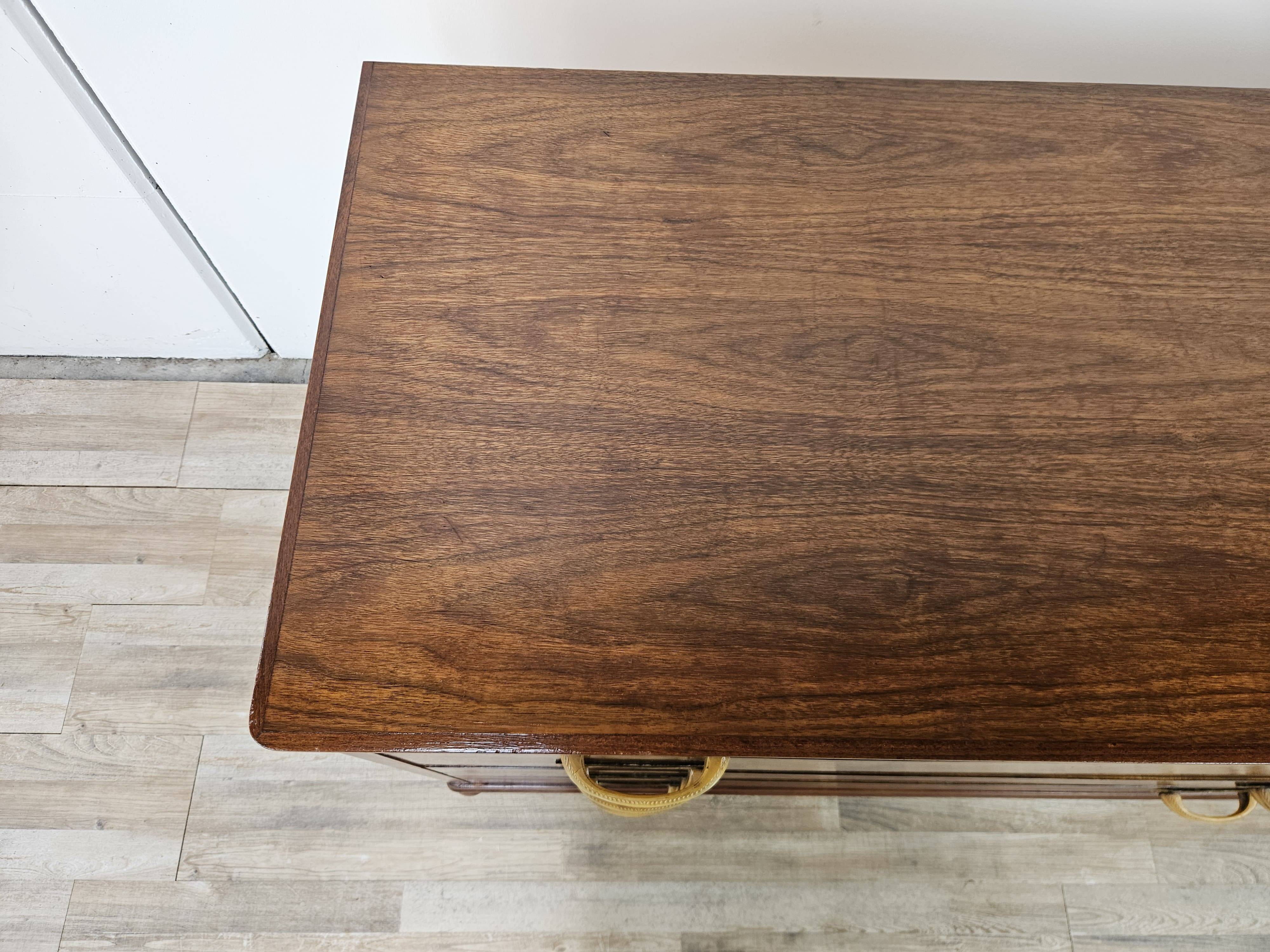 Art Decò chest of drawers in walnut burl with four drawers