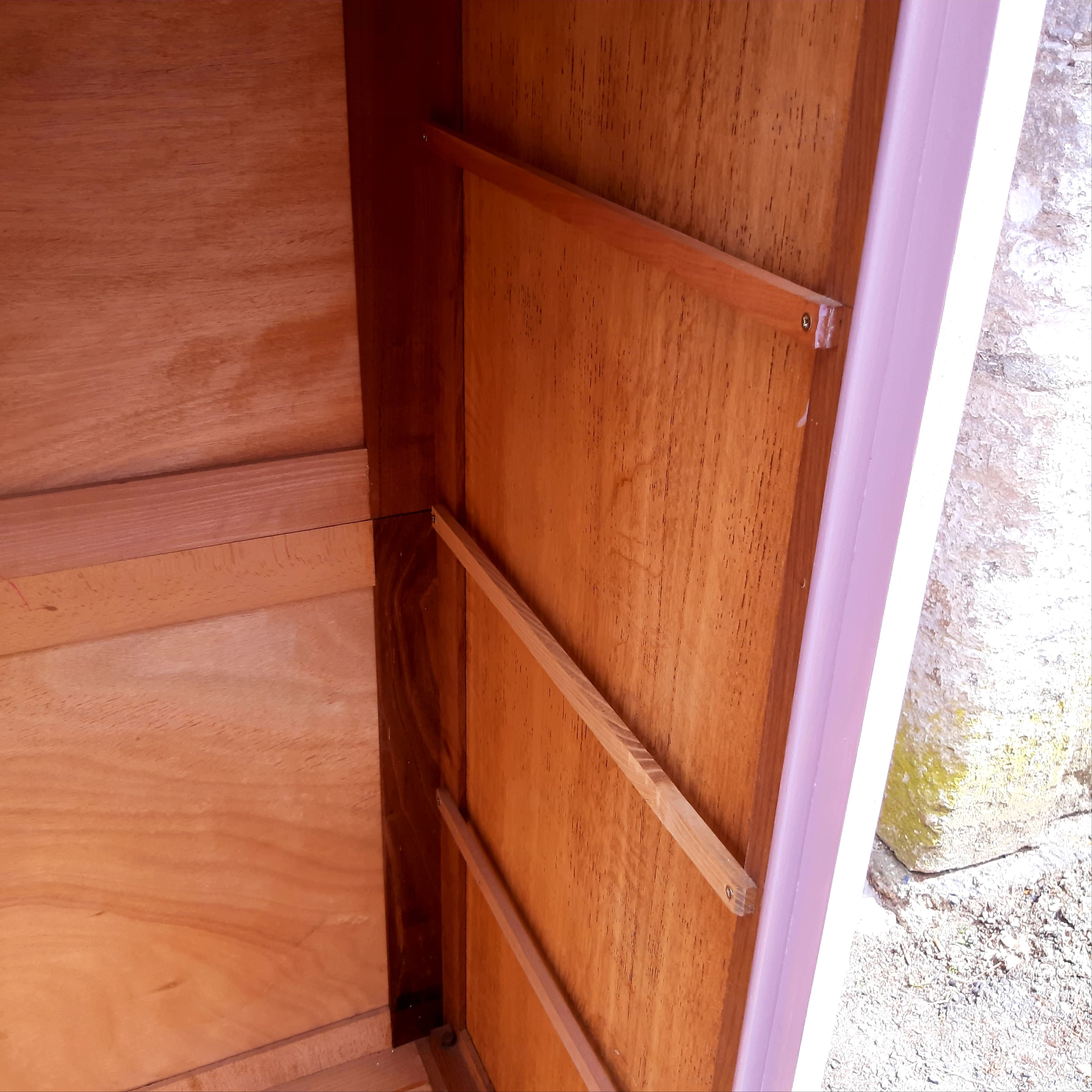 Compass foot cabinet