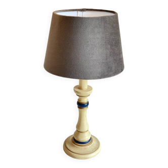 Lampe en bois tourné beige et bleu