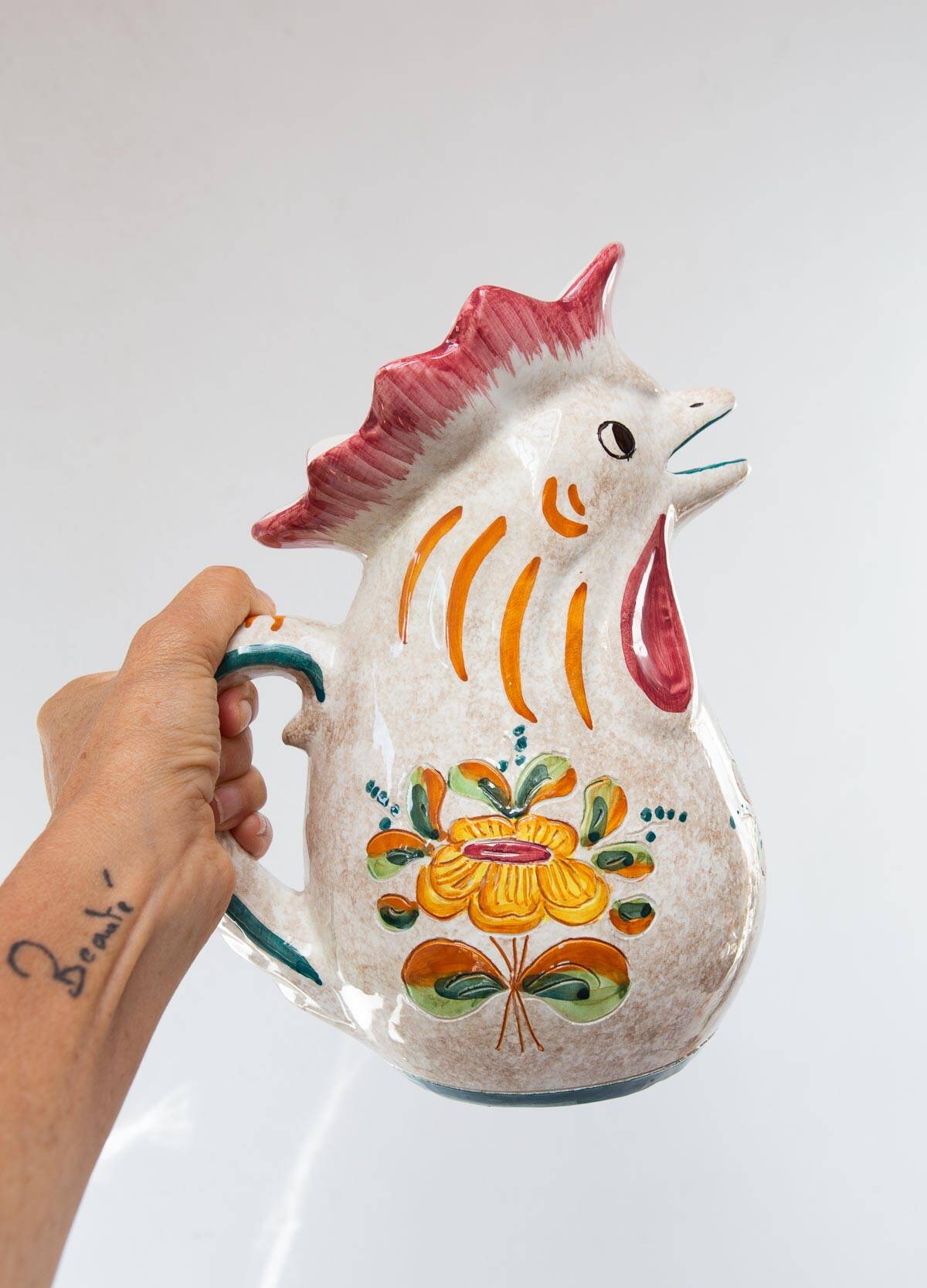 Italian earthenware jug in the shape of a rooster, Deruta, circa 1960 (26 cm)