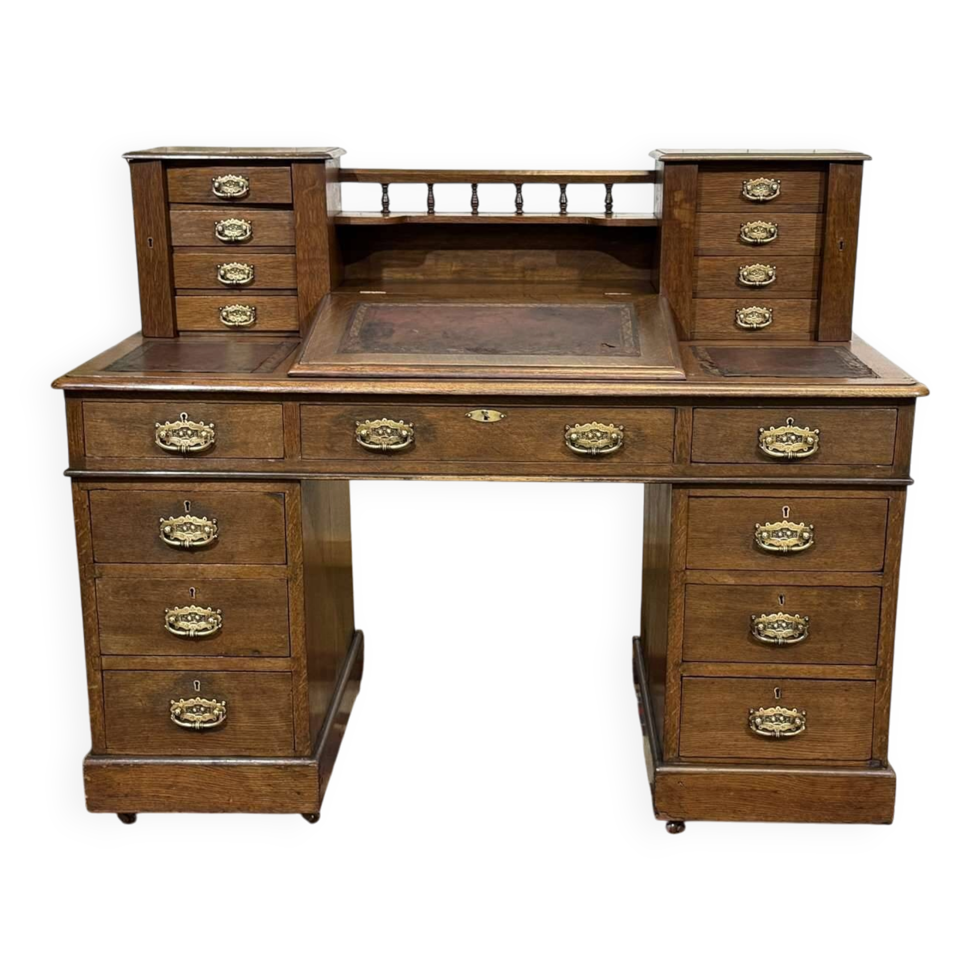 English oak graduated desk from the late 19th century.