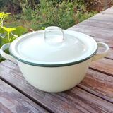 Mint green cocotte in enamelled sheet metal