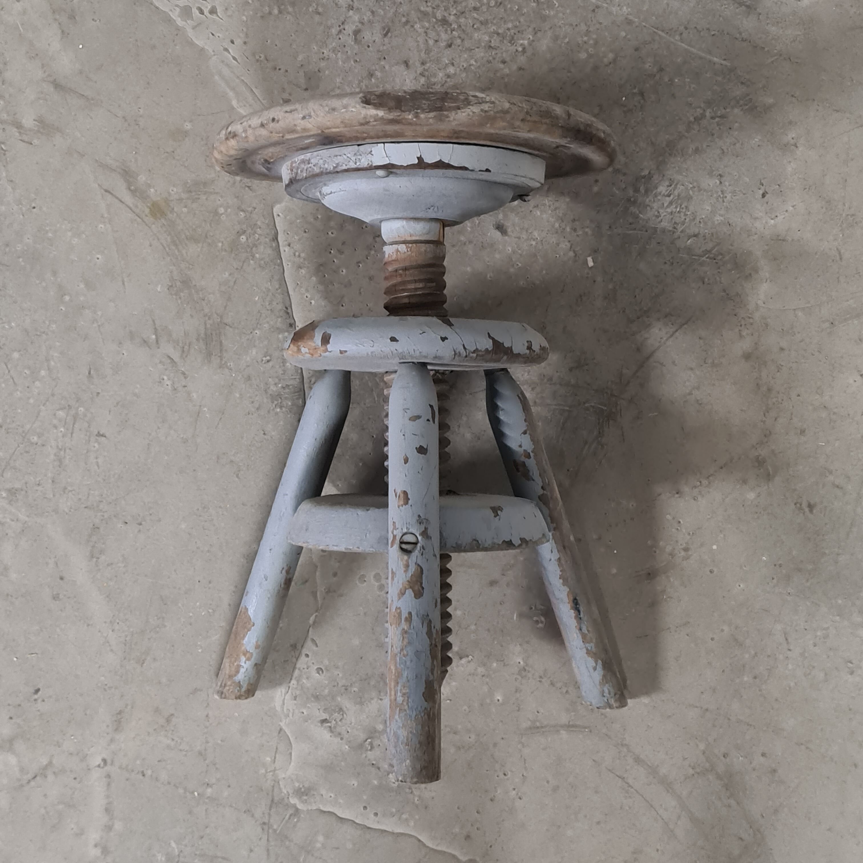 Workshop stool