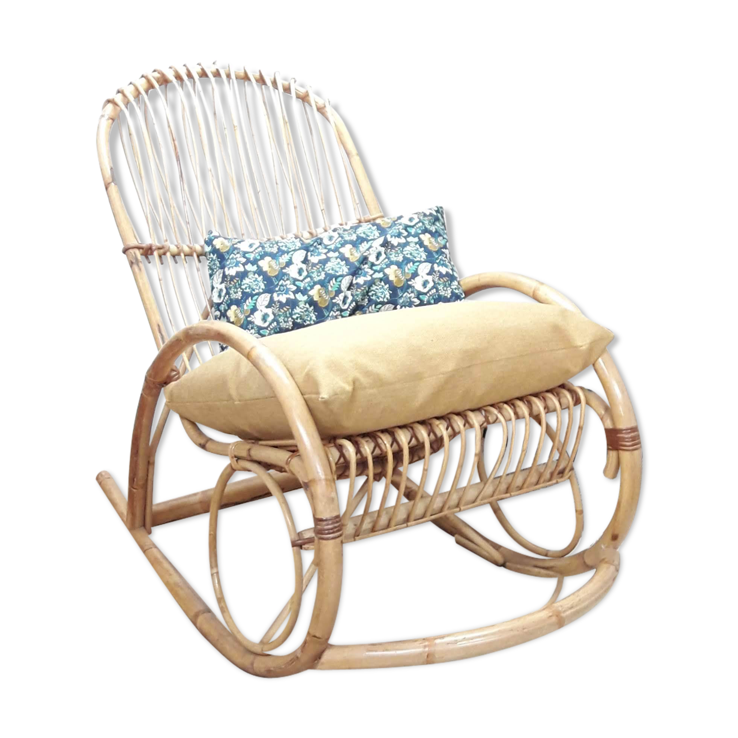 Rotin and bamboo rocking-chair