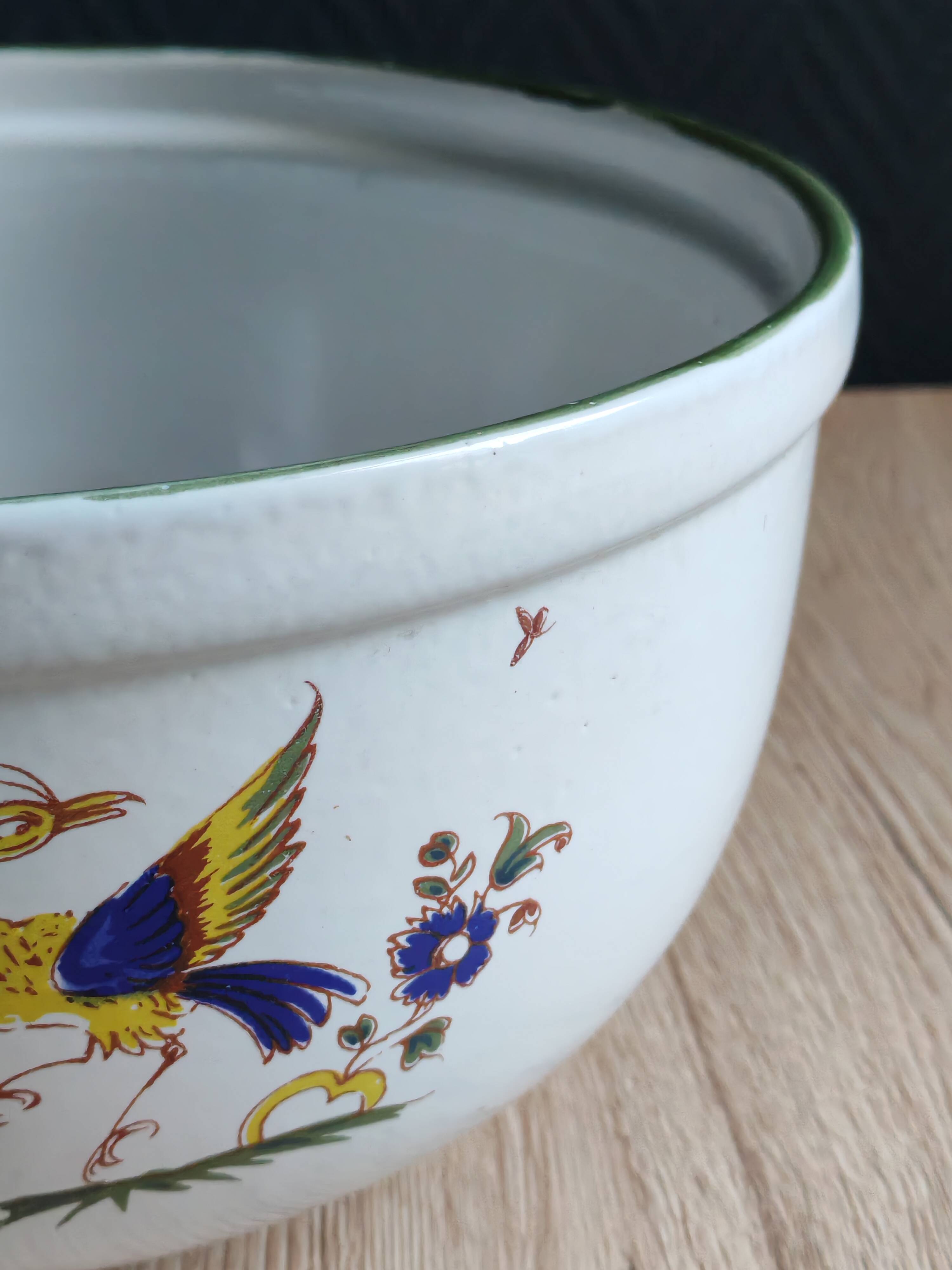 Saladier vintage faïence blanche oiseau exotique style Moustiers