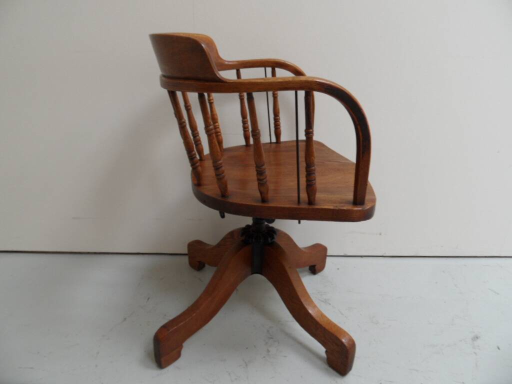 Fauteuil de bureau en chêne ancien
