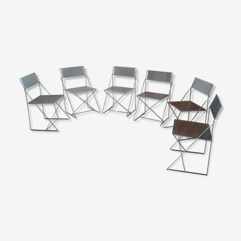 6 chaises x line par Niels Jorgen Haugesen
