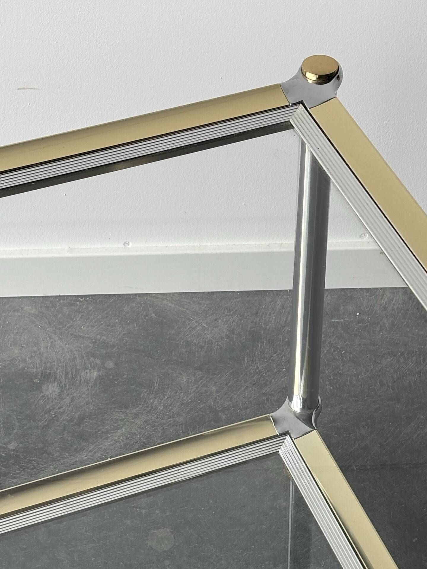 Table basse en métal chromé, doré et verre, 1970