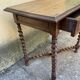 Bureau  entretoises et pieds torsadées - style Louis XIII