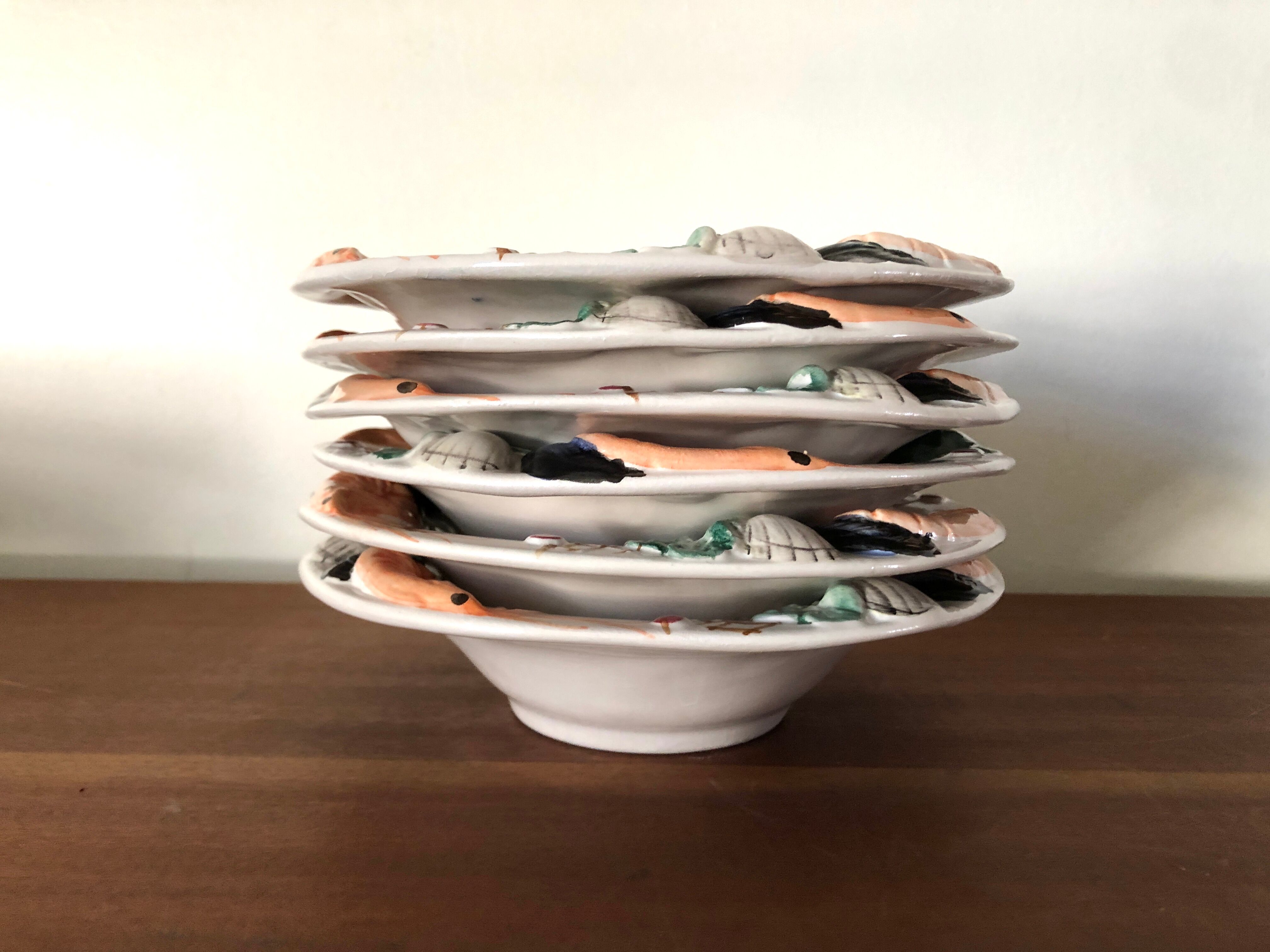 Set of 6 hollow plates in slip