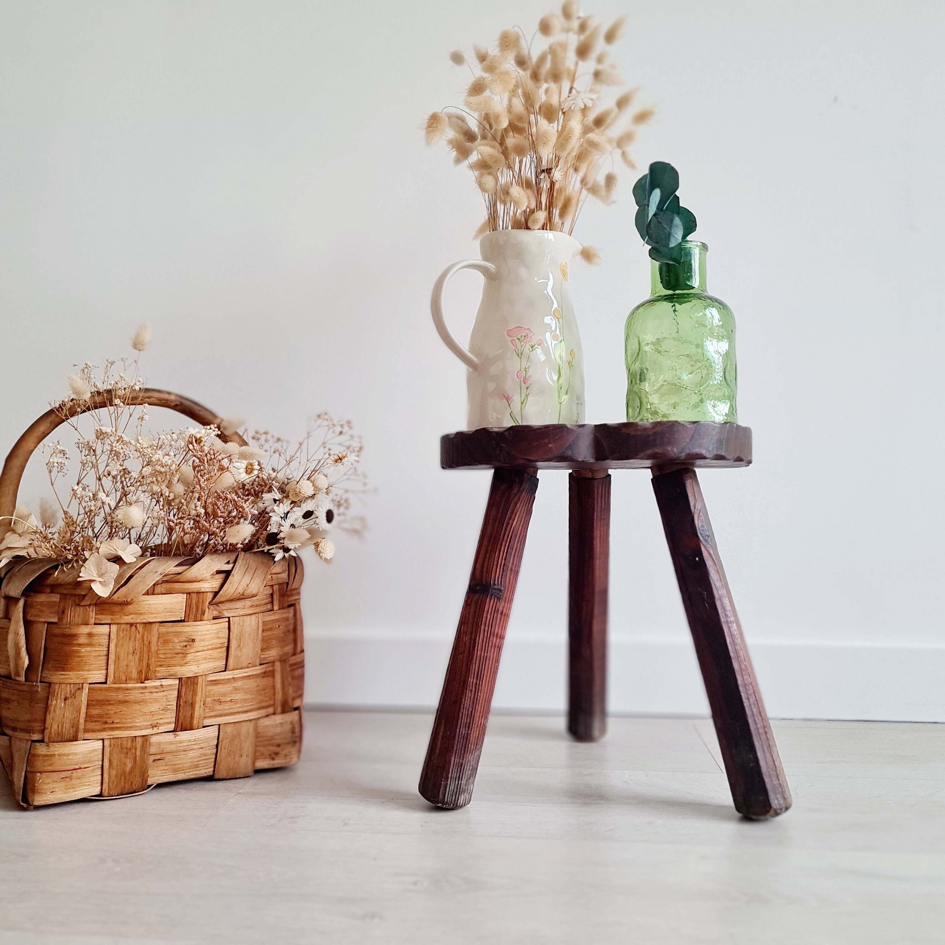 Tabouret tripode bois - look chalet brutaliste