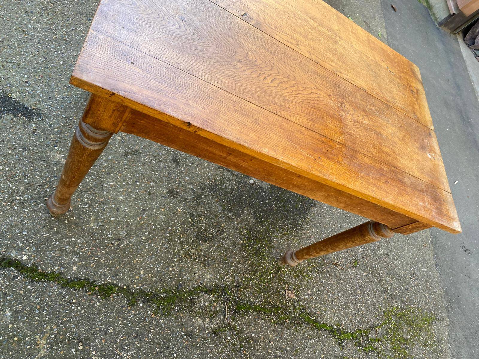 Louis Philippe desk in solid oak from the 19th century.