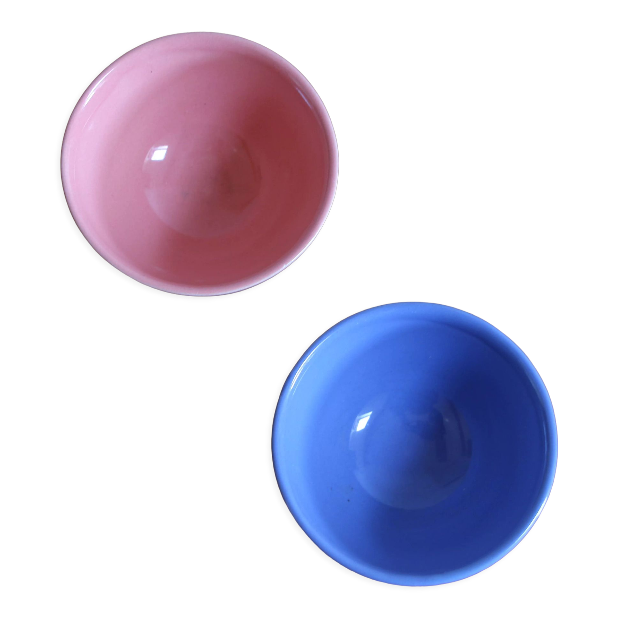 Colorful faceted bowls