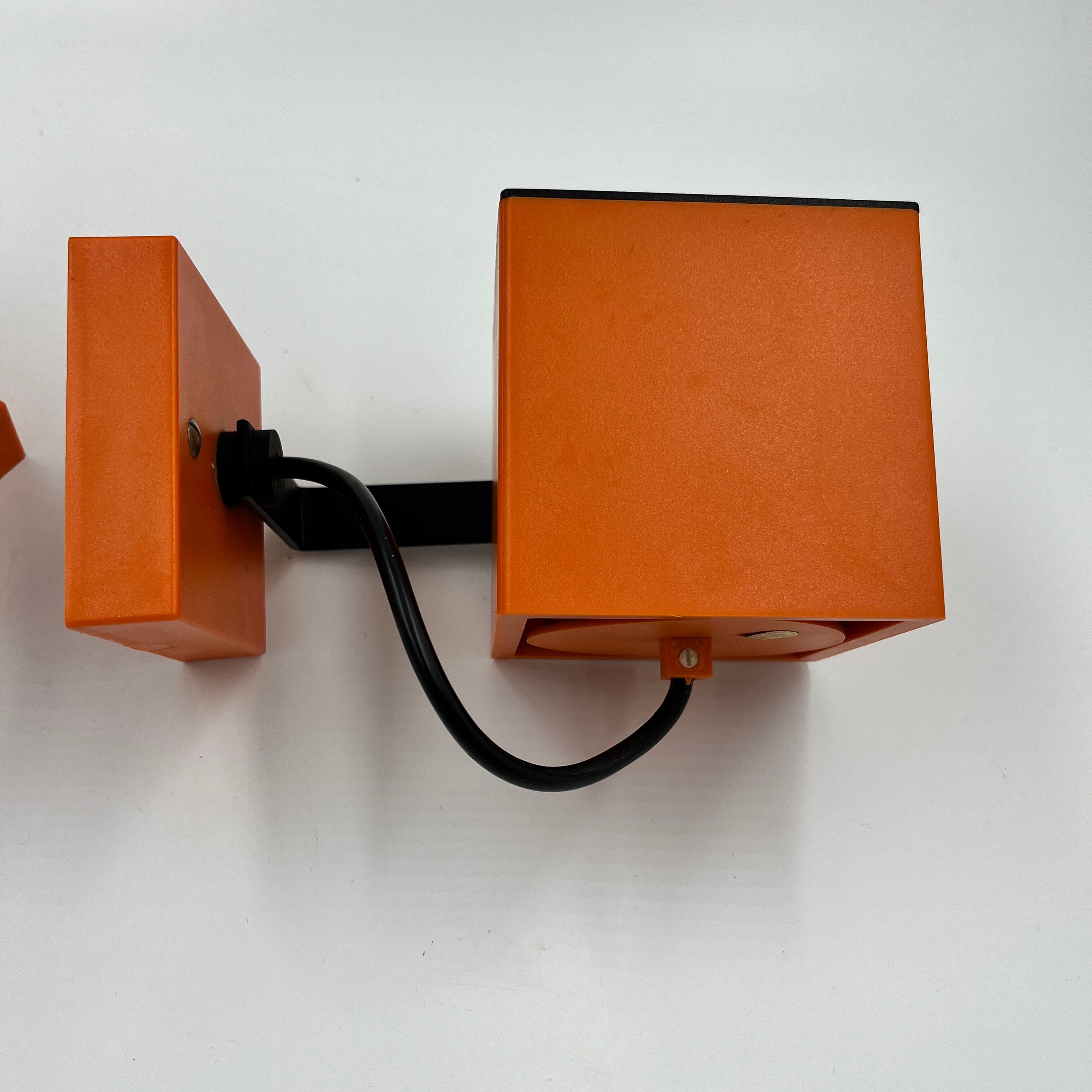 Set of two orange spots Philips NCS 109