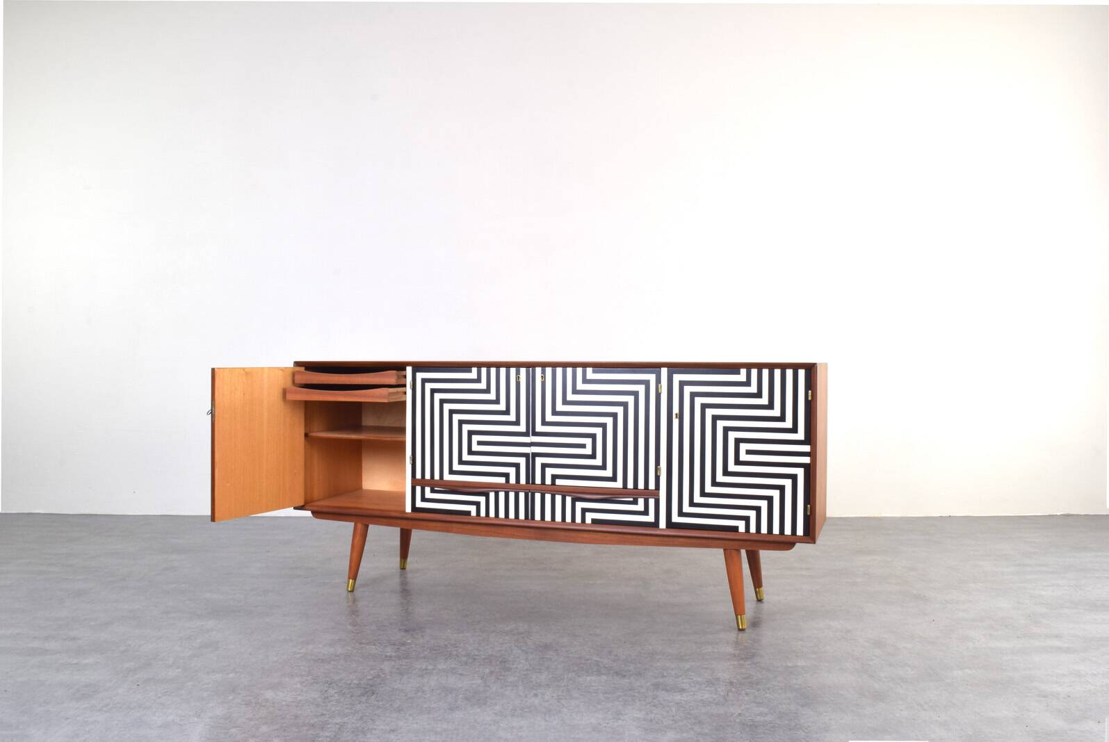 Buffet peint à la main Op-Art du milieu du siècle de Sven Andersen Møbelfabrikk,