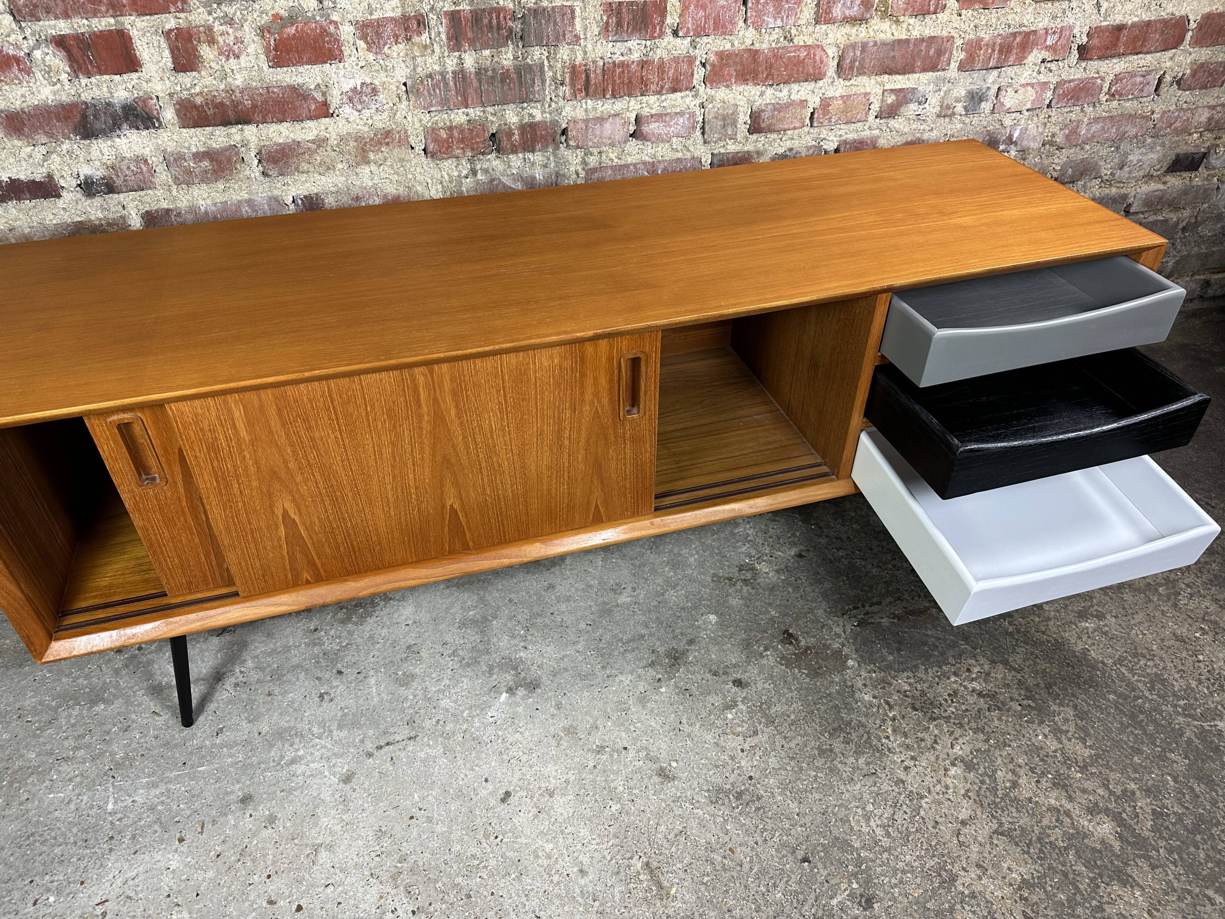 Scandinavian style enfilade in solid teak and pencil feet