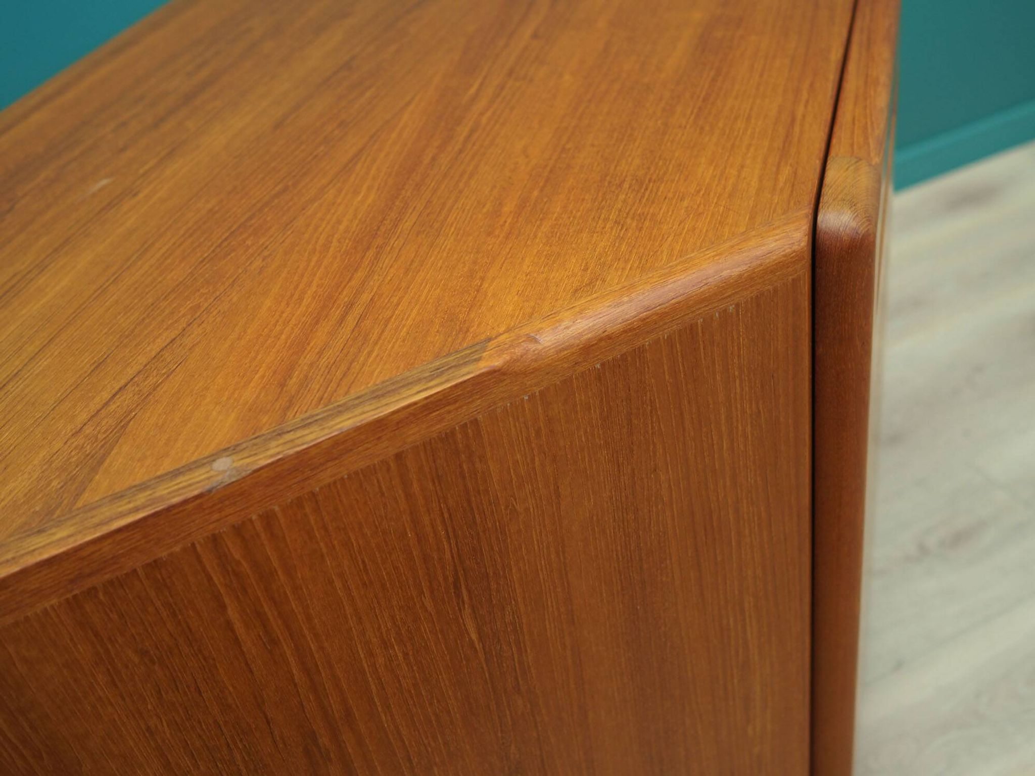 Cabinet en teck, design danois, années 1970, production : Danemark