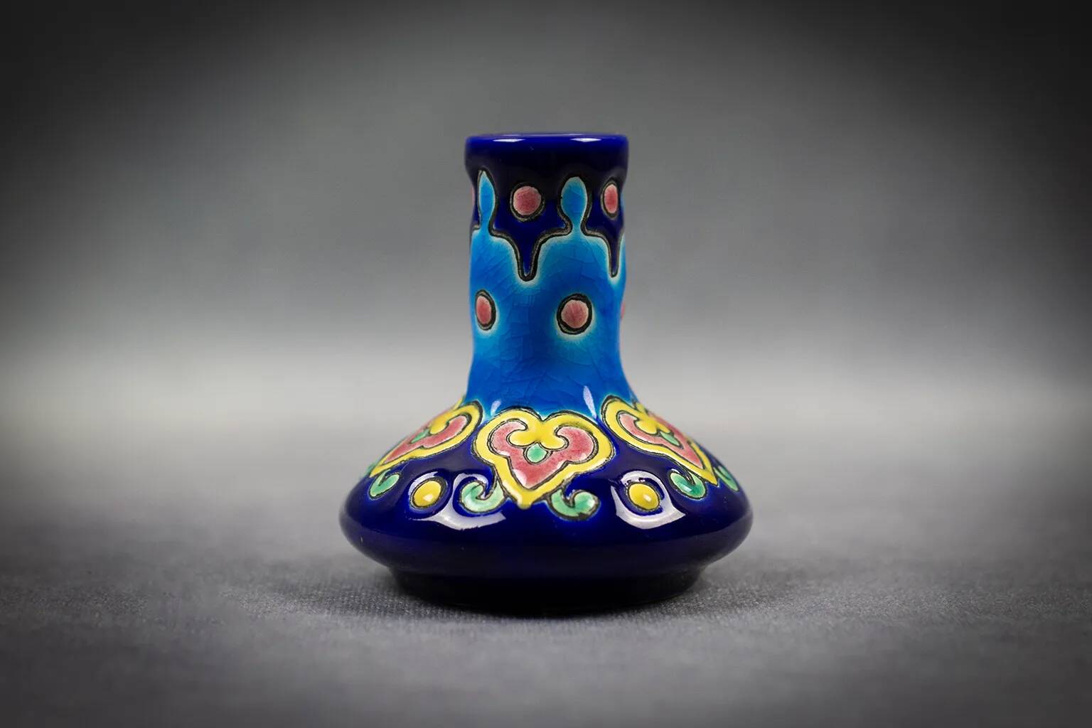 Vase miniature en émaux de Longwy – Style Art Déco