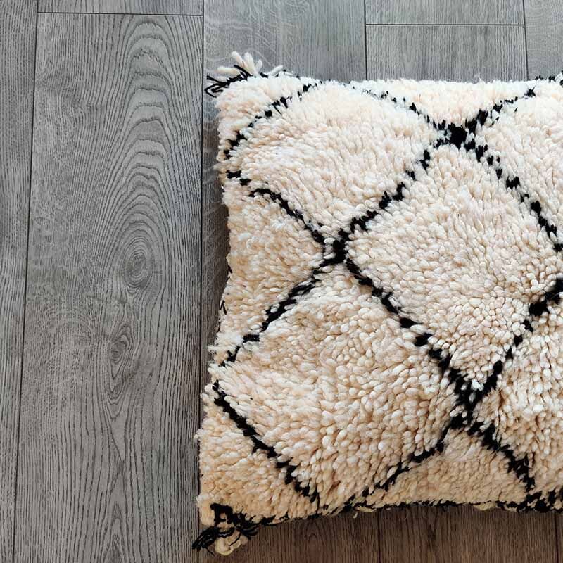 Coussin berbère marocain beni ouarain fait main 50 x 50 cm