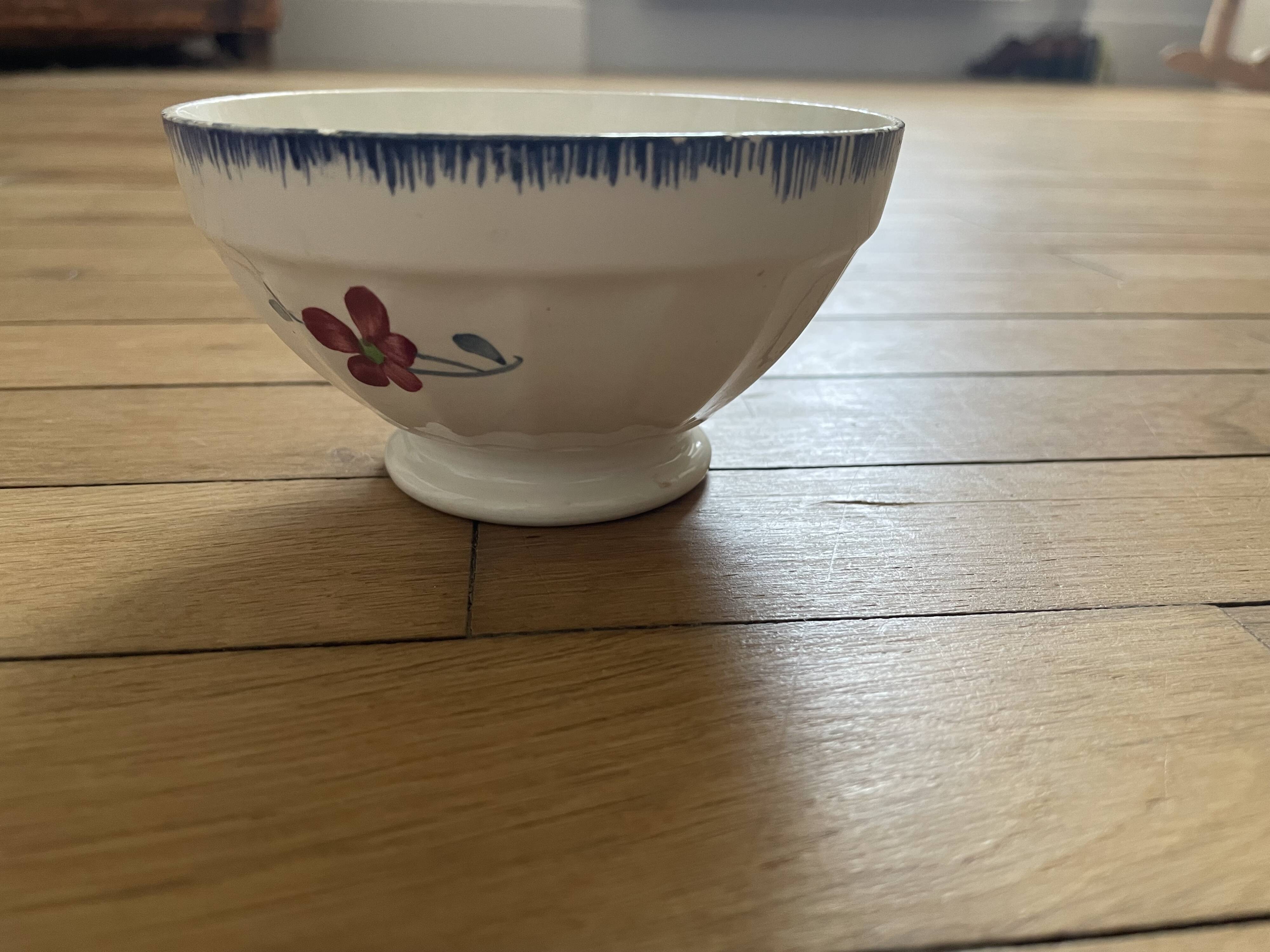 Digoin Mary Lou model bowl on pedestal 251009