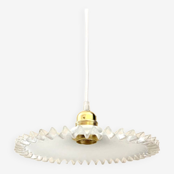 Crenellated opaline pendant lamp