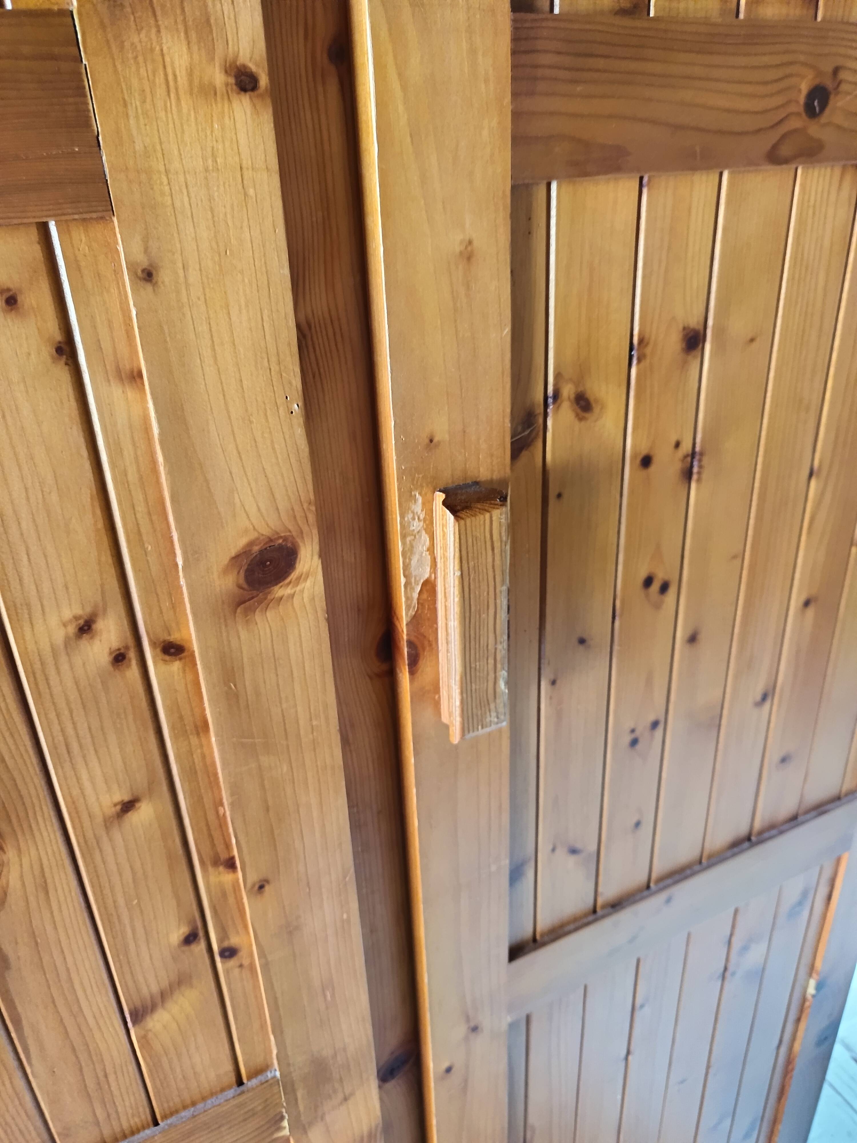 Armoire en pin