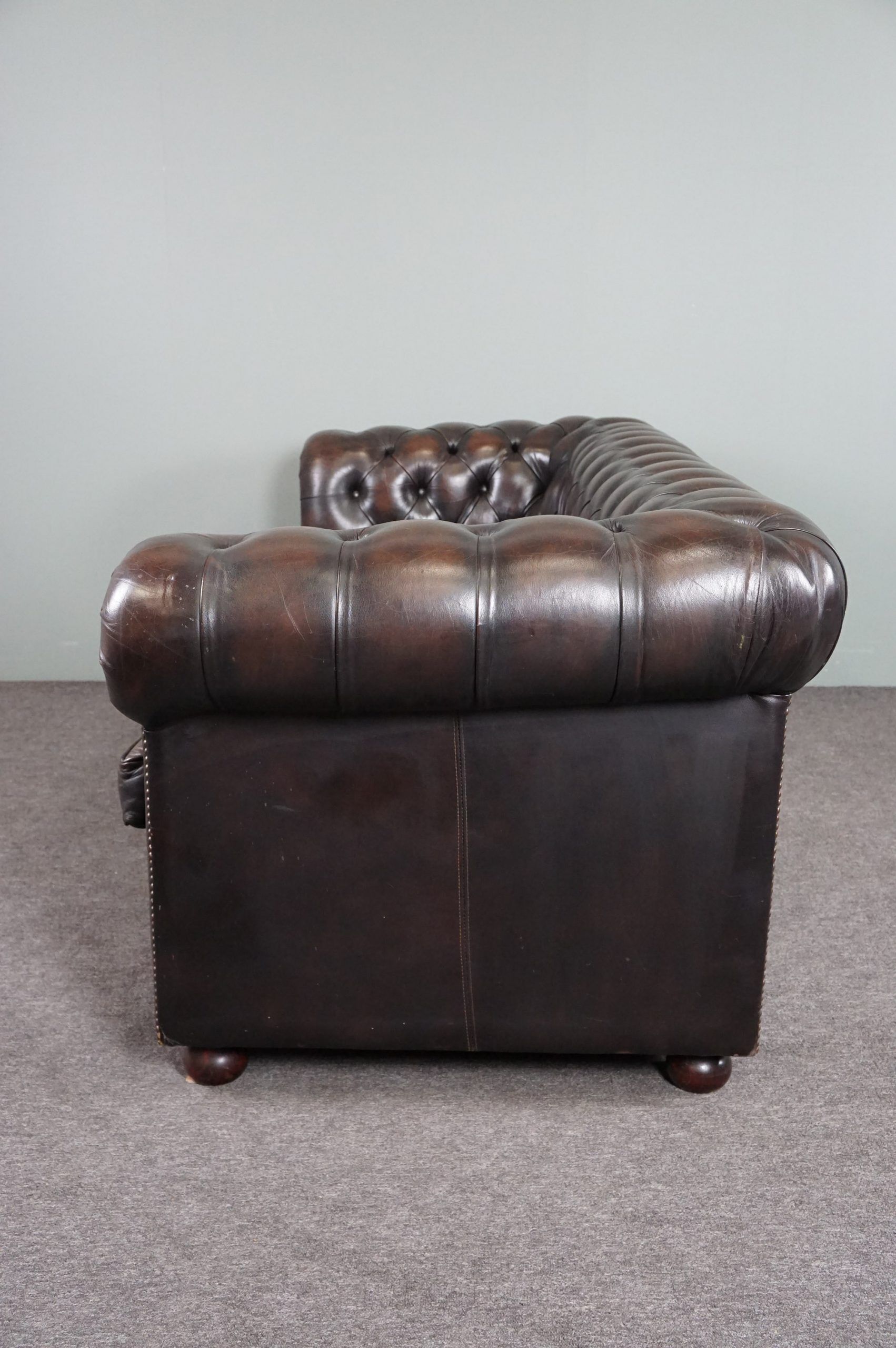 Handmade English cowhide leather Chesterfield sofa