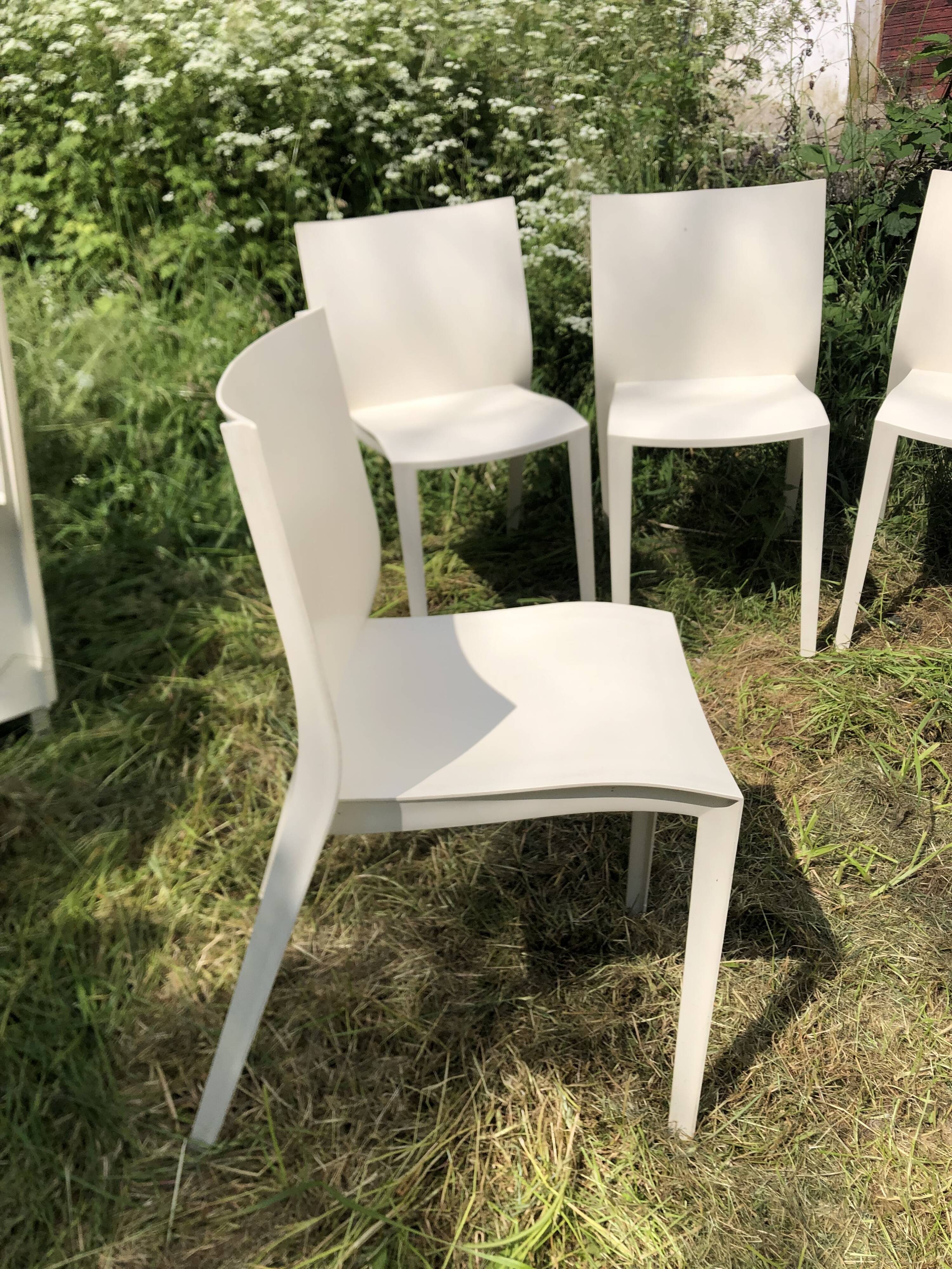 Chaises blanches Slick Slick Philippe Starck XO Design années 80