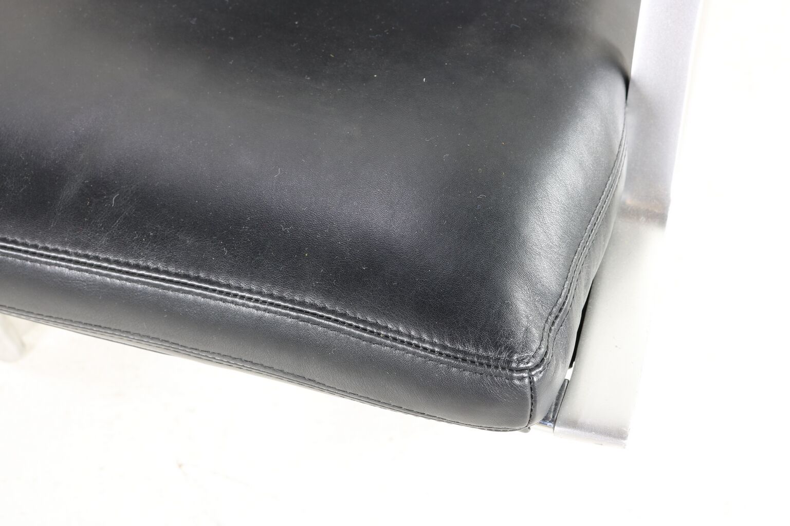 Fabricius and Kastholm black leather lounge chair FK 85 for Kill International