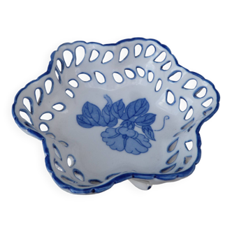 Ancienne coupelle  motif  floral bleu sur fond blanc