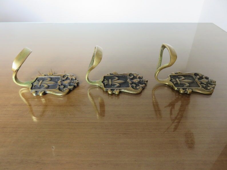 4 old wall hooks coat rack in bronze "fleur de lys" art deco years 20 30