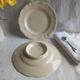 2 assiettes sur piédouche Sarreguemines