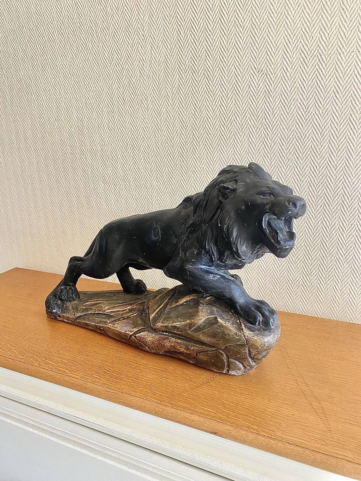 Roaring lion Art Deco signed Magioni