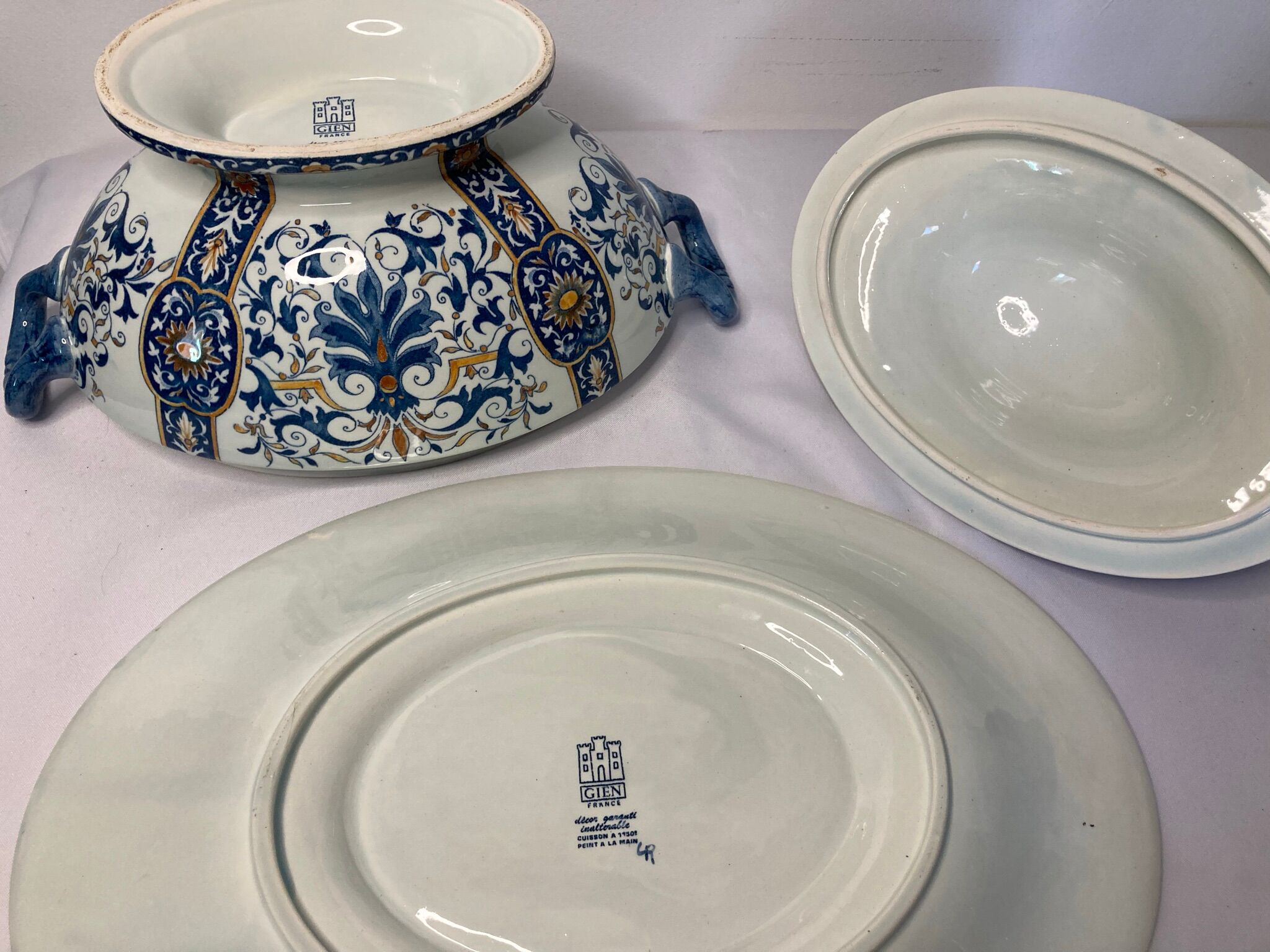 GIEN Soup and sleeping in earthenware decoration of lambrequins XXth