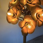 Lampadaire en orme motifs « fleurs », années 70