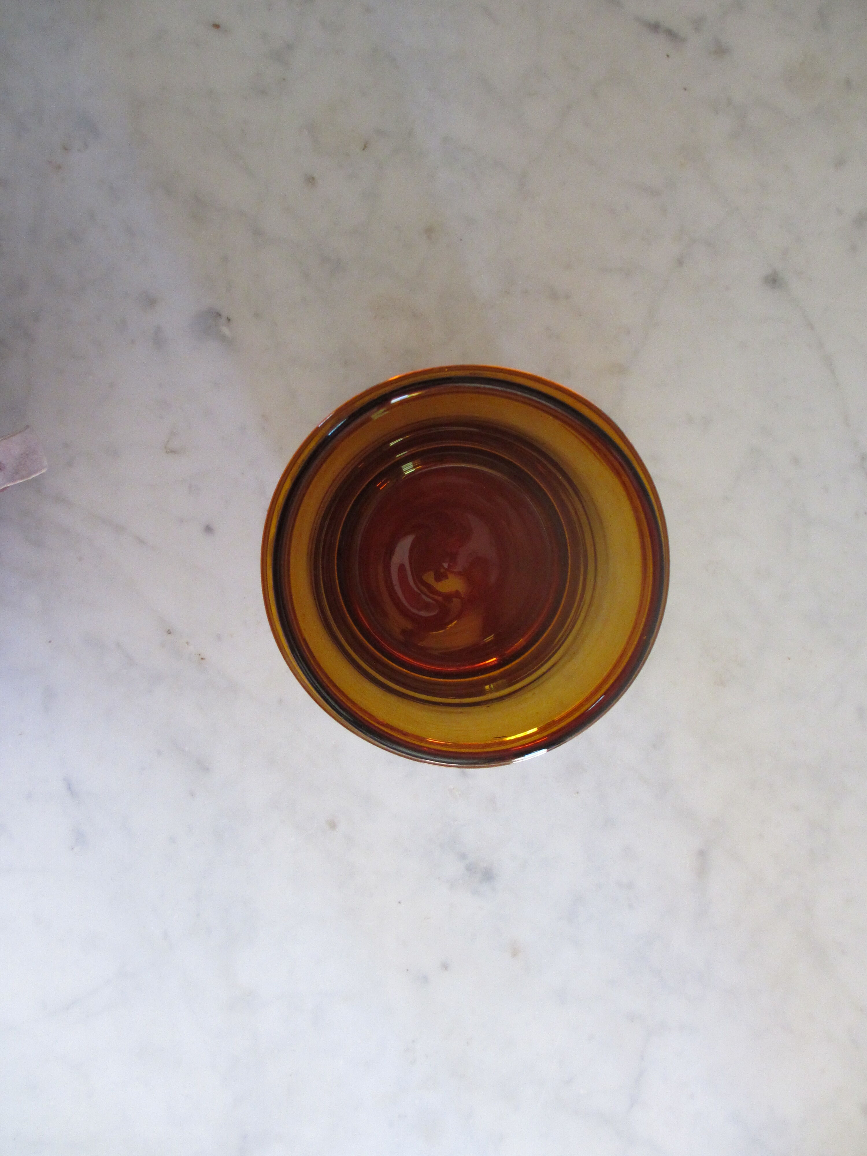 Bocal en verre ambré de pharmacie