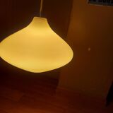 Vintage suspension in white opaline