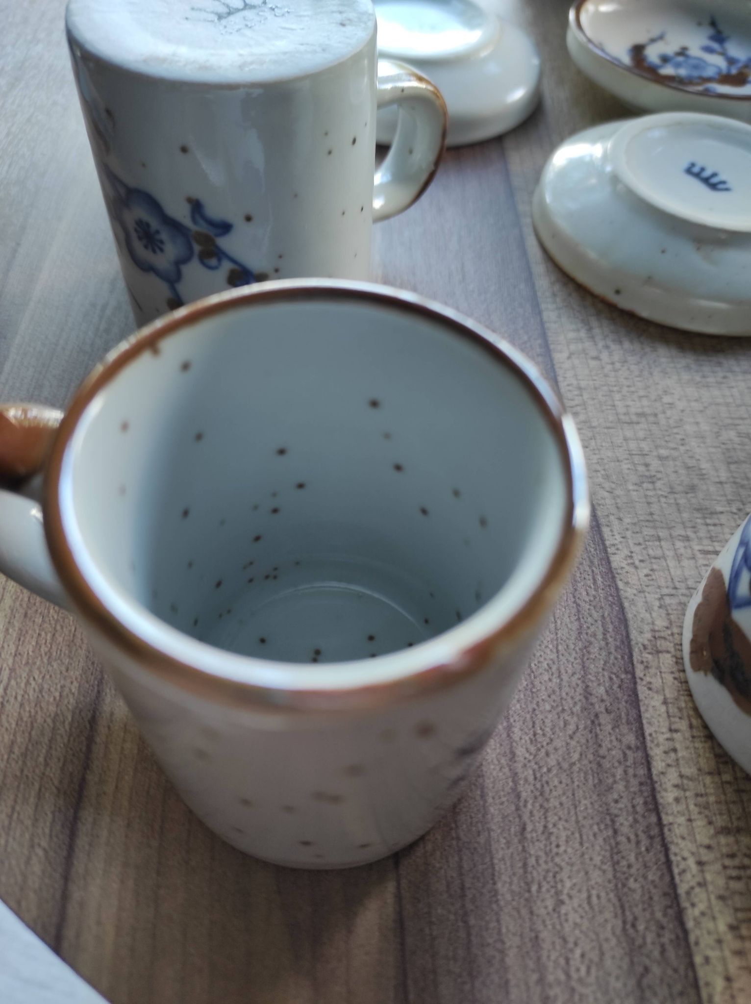Lot de 6 tasses et 6 soucoupes à café en grès français