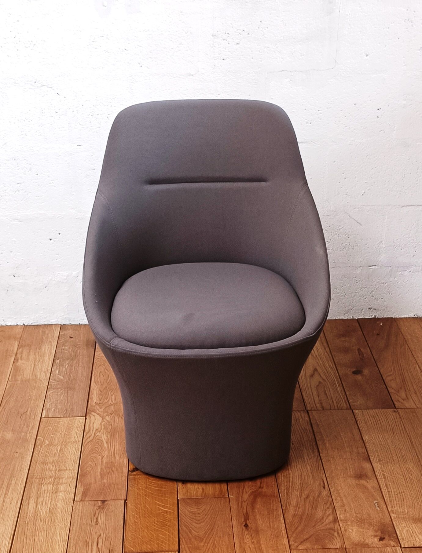 Ezy designer armchair, Christophe Pillet
